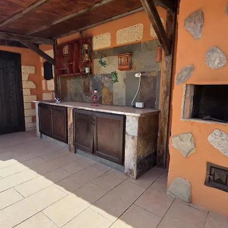 La Paz- Spacious Family Villa, Bbq And Parking أرونا