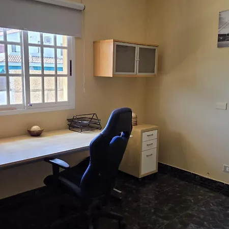 La Paz- Spacious Family Villa, Bbq And Parking أرونا