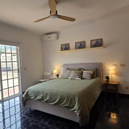 La Paz- Spacious Family Villa, Bbq And Parking